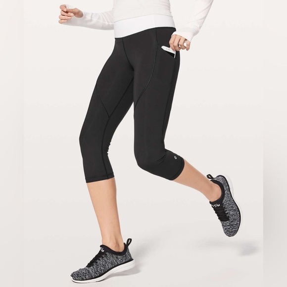 Lululemon Quick Feet Crop 19"
Black / White CLEARANCE - Picture 2 of 6